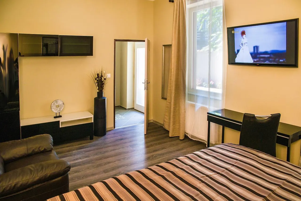 Dum U Pikove Desitky Otel Brno
